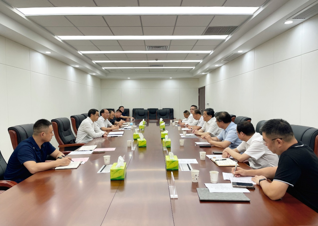 劉海軍會見中國水泥協會會長高登榜一行